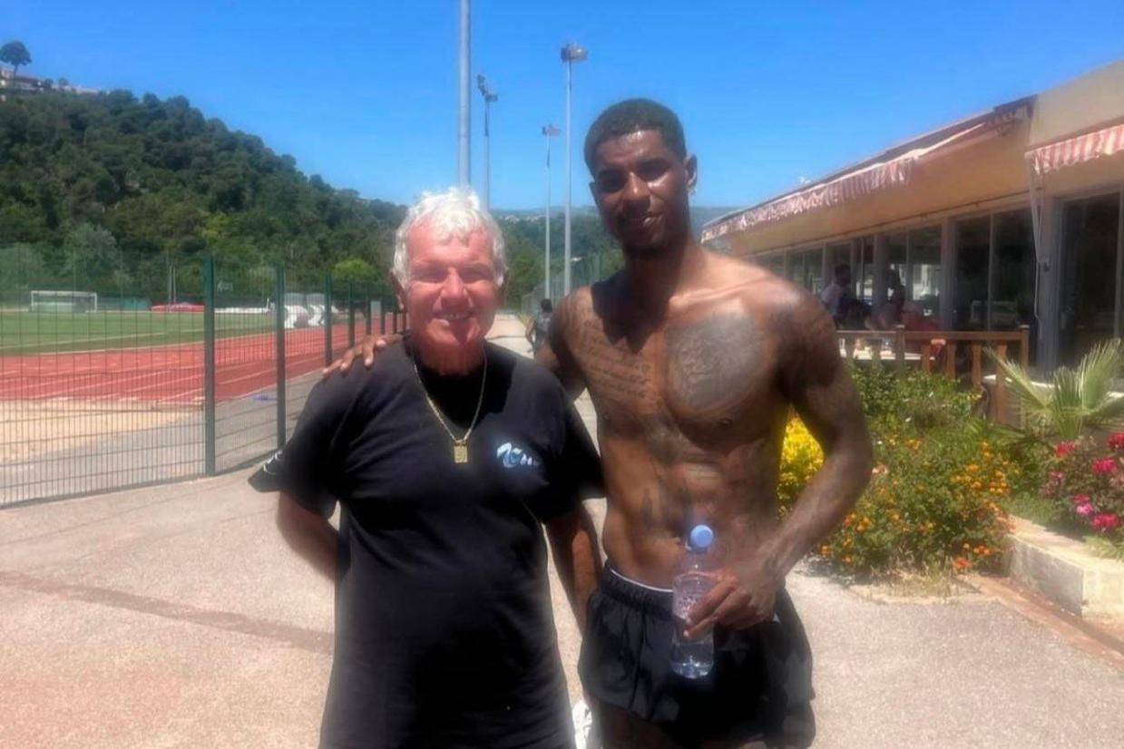 拉什福德今夏恐被下放曼联青年队！拉爵或降价租给巴萨，避免尴尬场面